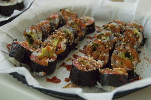 strawberry, green onion & avocado roll